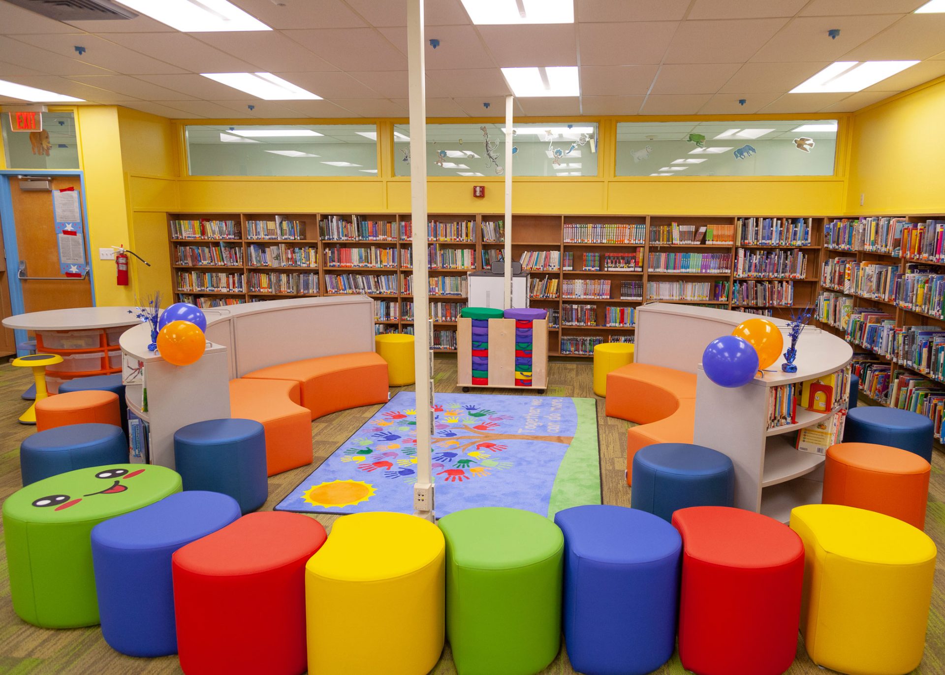 Lloyd Estates Elementary School Unveils Renovated Media Center